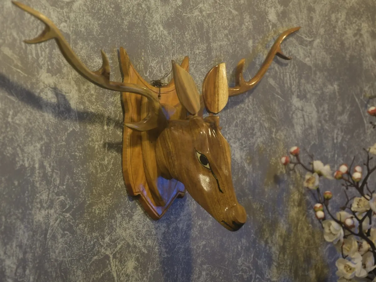 Sowpeace Artisan Wooden Deer Head: Exquisite Home Decor