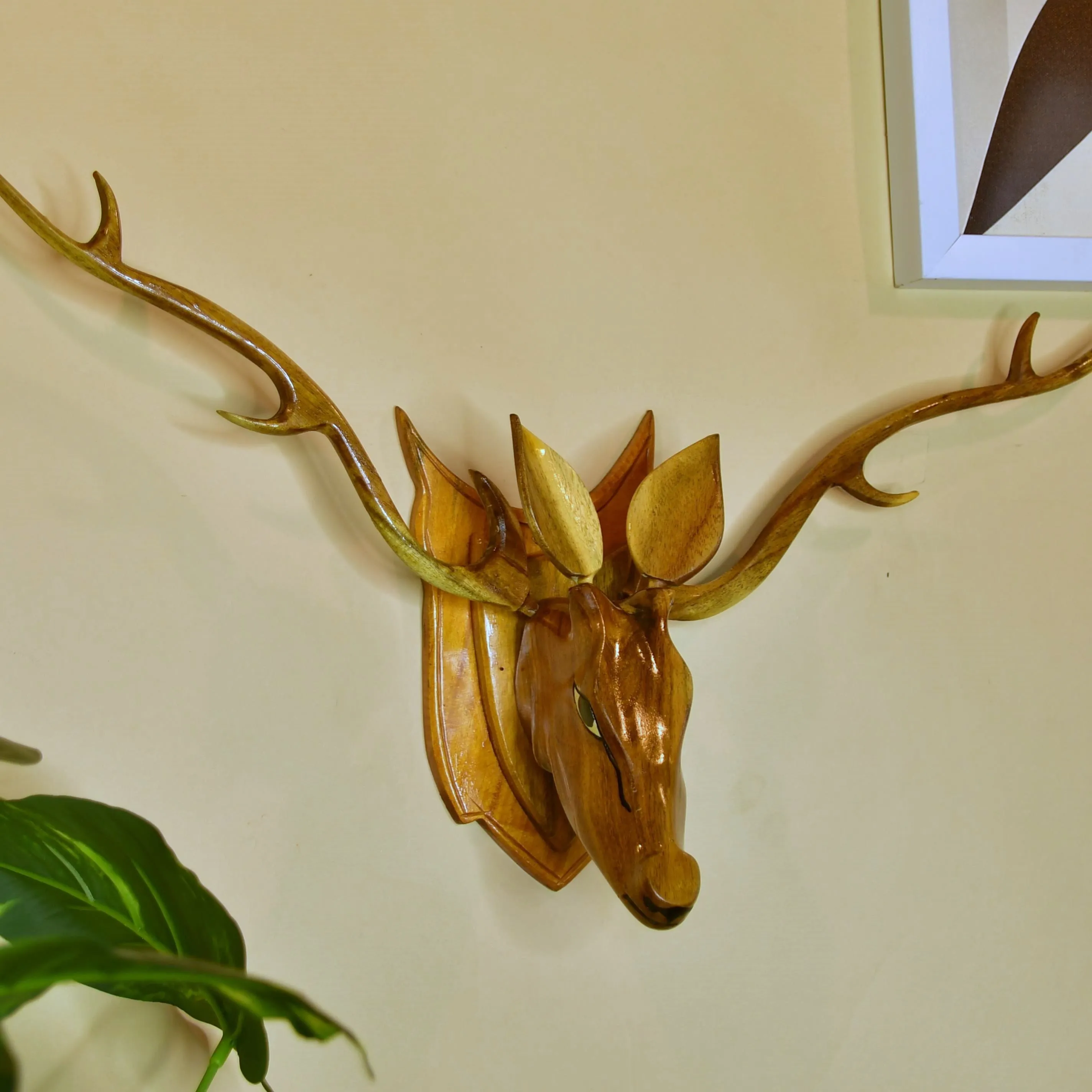 Sowpeace Artisan Wooden Deer Head: Exquisite Home Decor