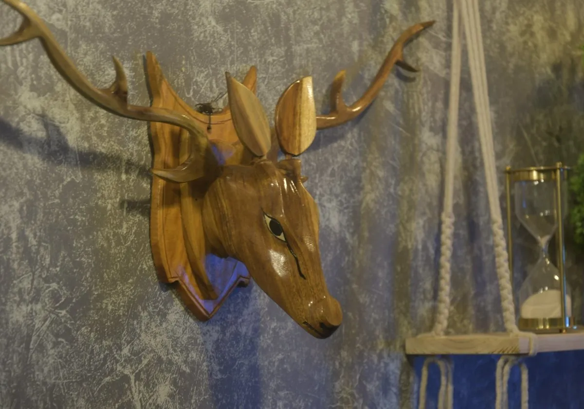 Sowpeace Artisan Wooden Deer Head: Exquisite Home Decor